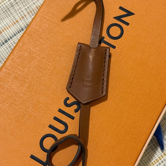 Louis Vuitton Brown Leather Cloquette / Key Bell - Picture 1 of 13